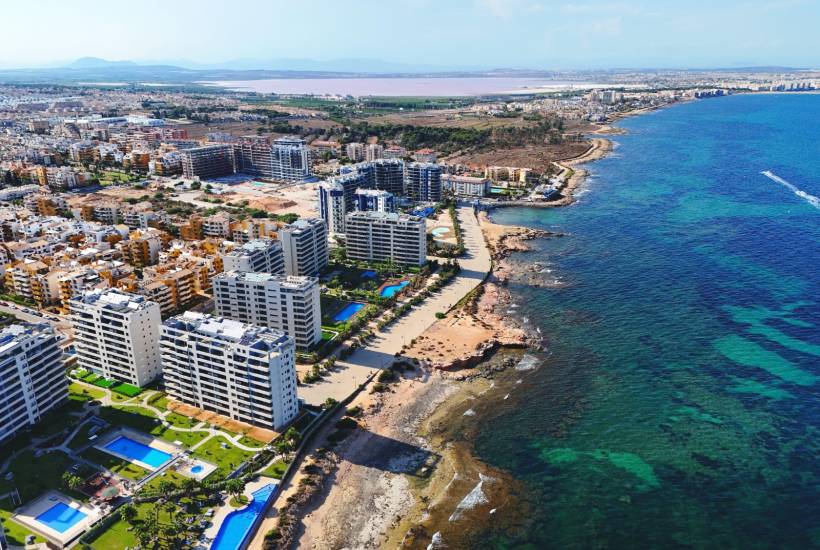 Pourquoi investir sur la Costa Blanca Sud est un choix stratégique pour les investisseurs français
